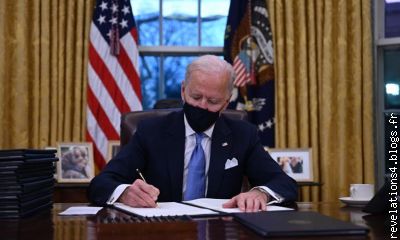 20/01/21 : Biden signe 17 décrets sur pages blanches